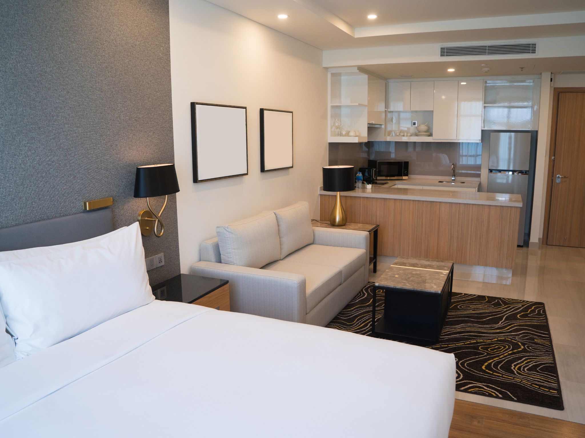 Self-Contained Studio, Paddington — Fast Rail Links in London
