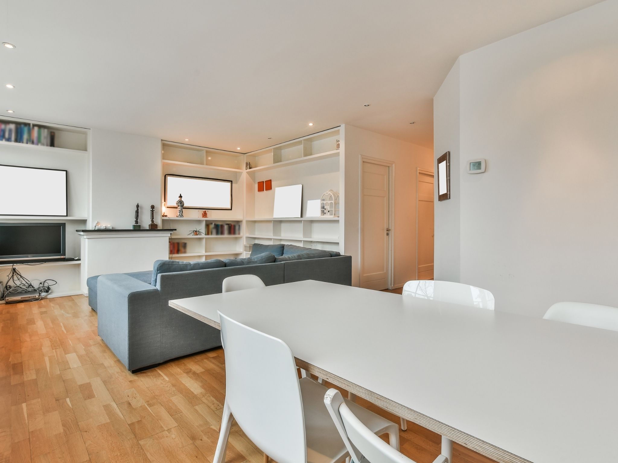 4 Bedroom Group Apartment Near Heathrow Corridor in London